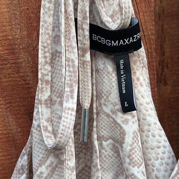 BCBGMAXAZRIA Bare Pink Python Print Faux Wrap Front Snake Print Bodysuit Sz L - Picture 6 of 16